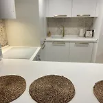 2 Pieces Avec Terrasse Et Piscine Croisette Cannes