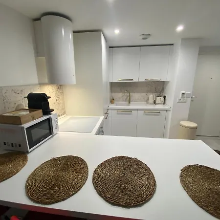 2 Pieces Avec Terrasse Et Piscine Croisette *